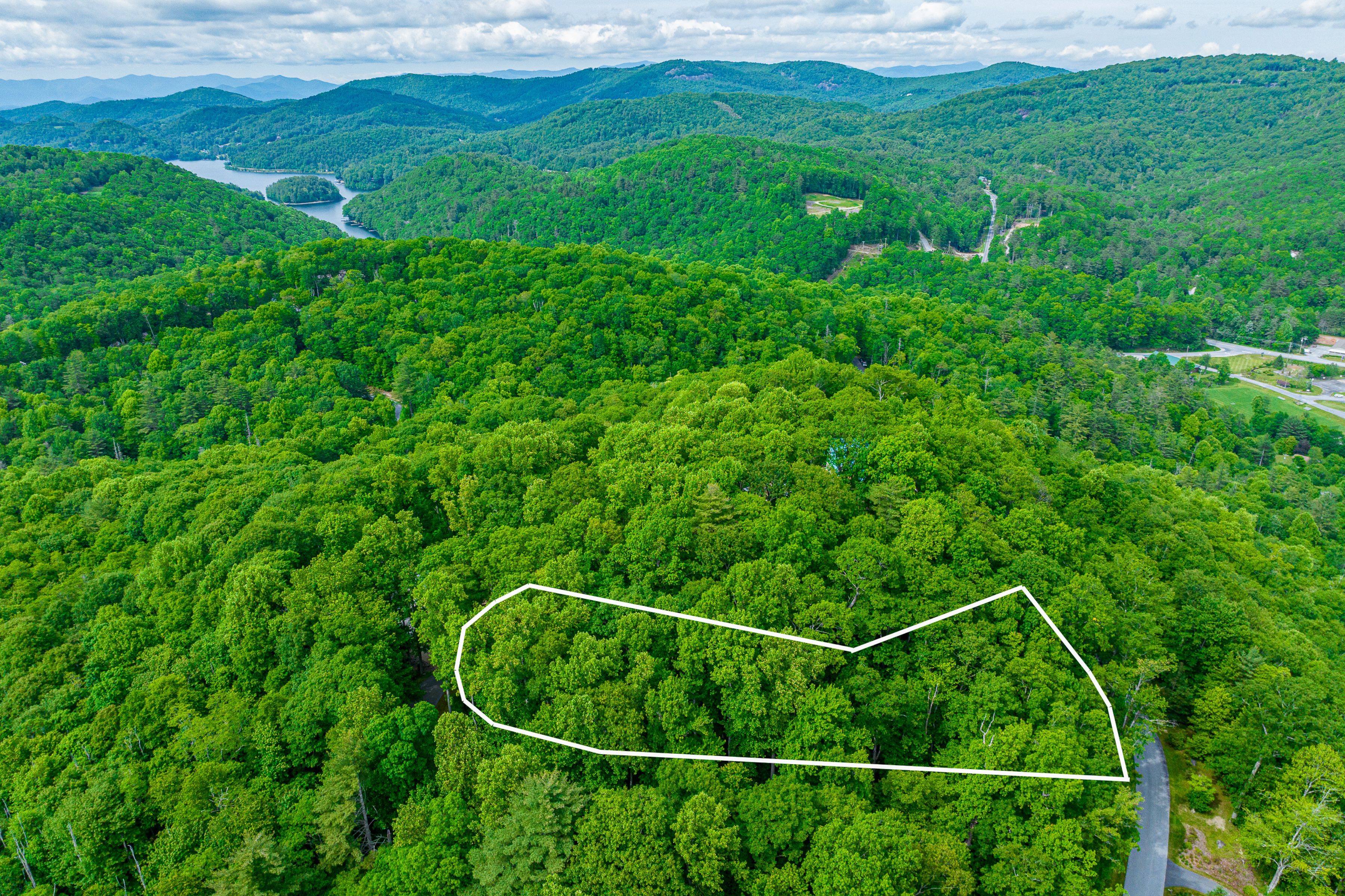 Mountaintop Golf & Lake Club grounds