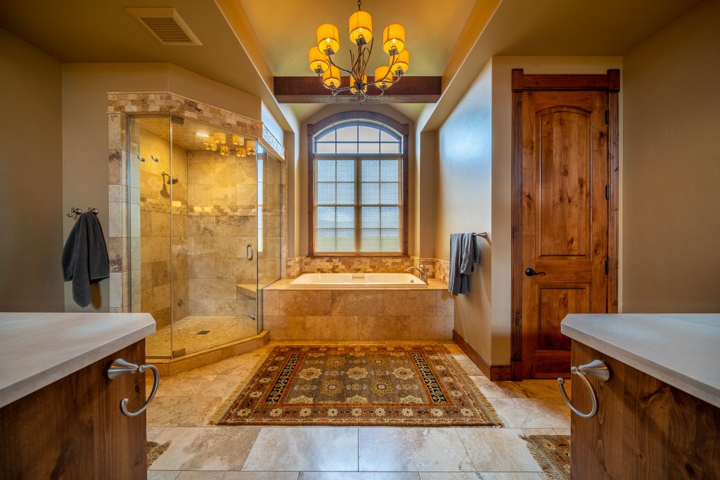 Montana Real Estate Roundup: Elegant Master Bathrooms to Relax In