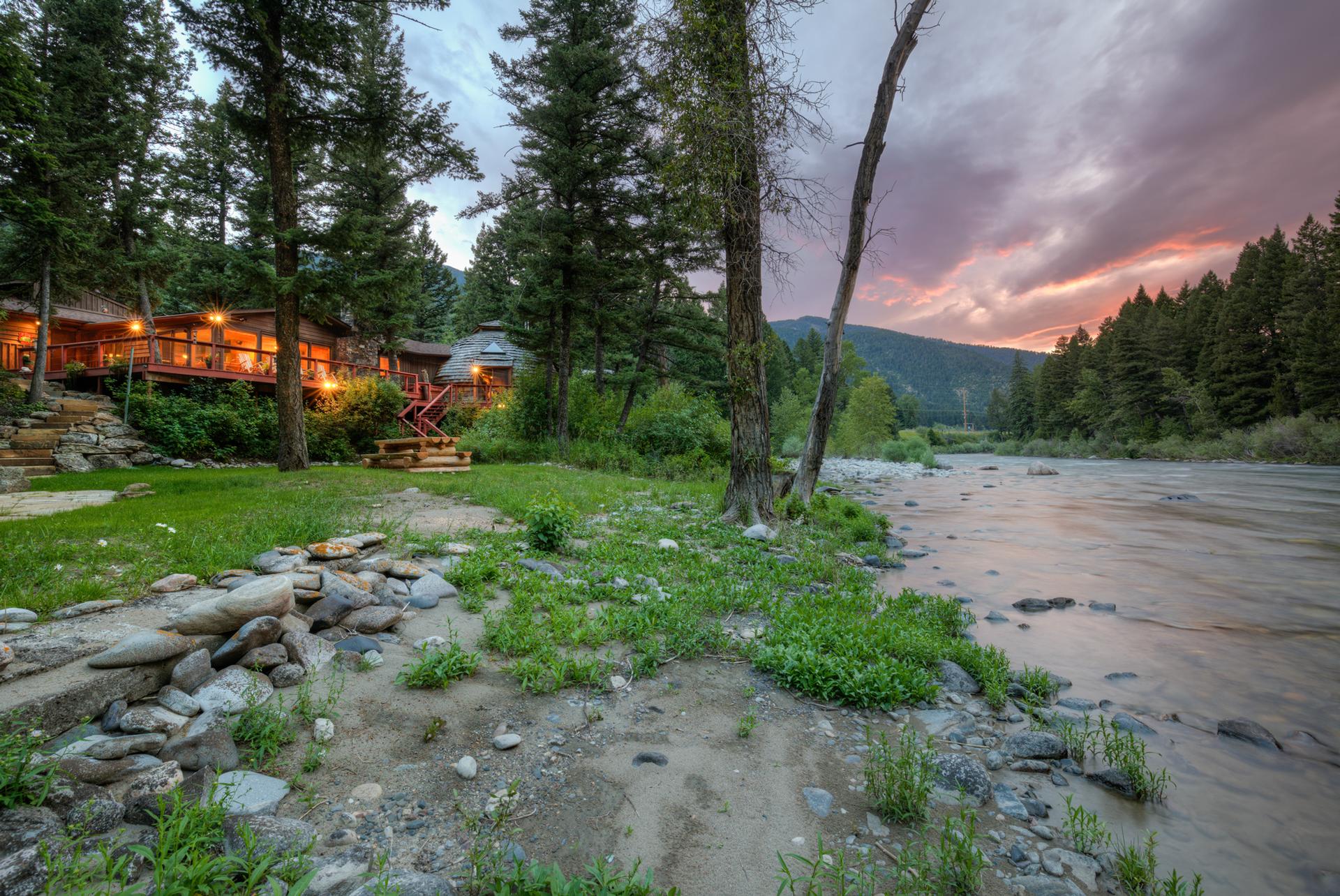 MONTANA REAL ESTATE ROUNDUP: LOG CABIN ESCAPES 