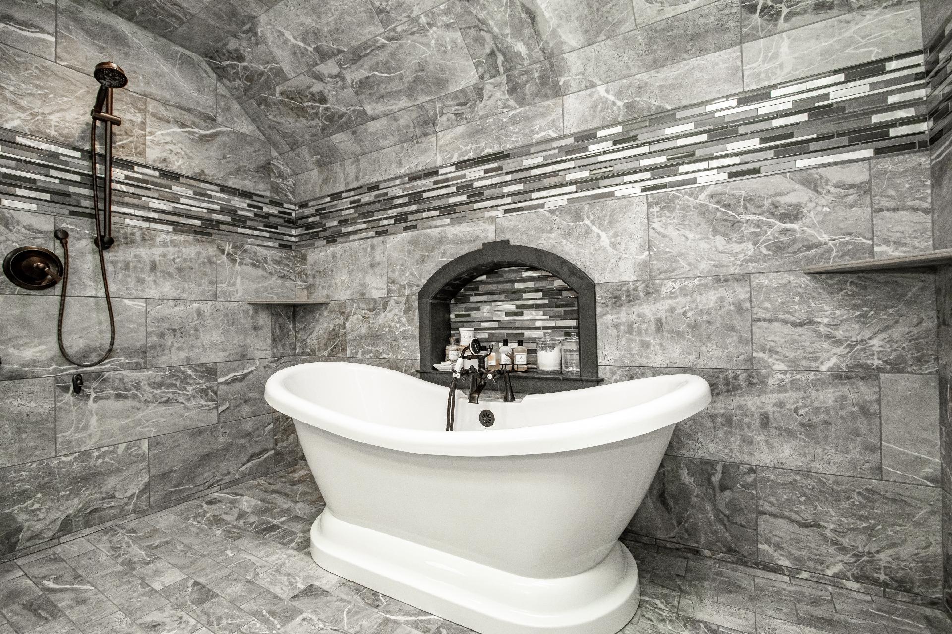 MONTANA REAL ESTATE ROUNDUP: BREATHTAKING BATHROOMS