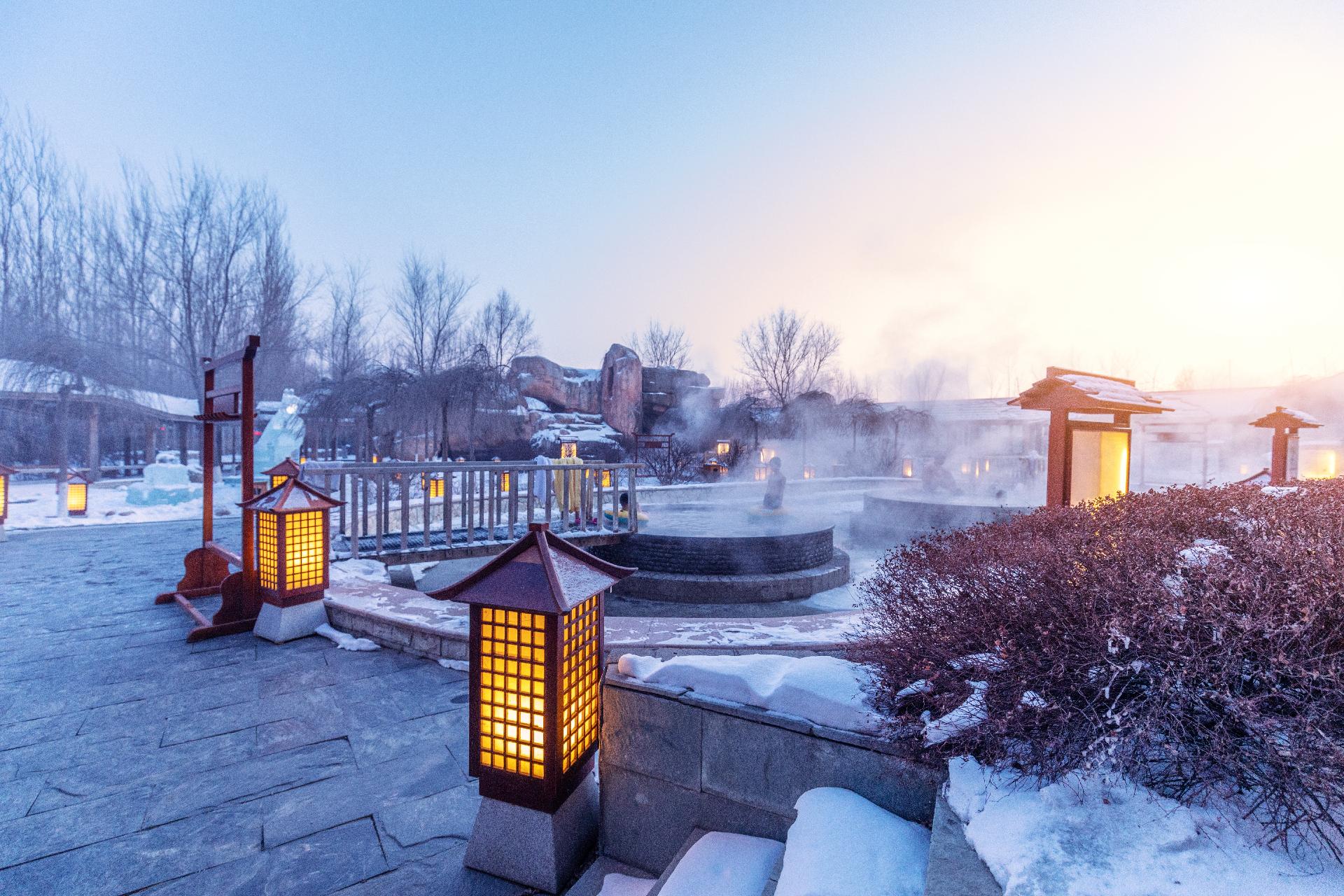 HOT SPRINGS ON COLD DAYS