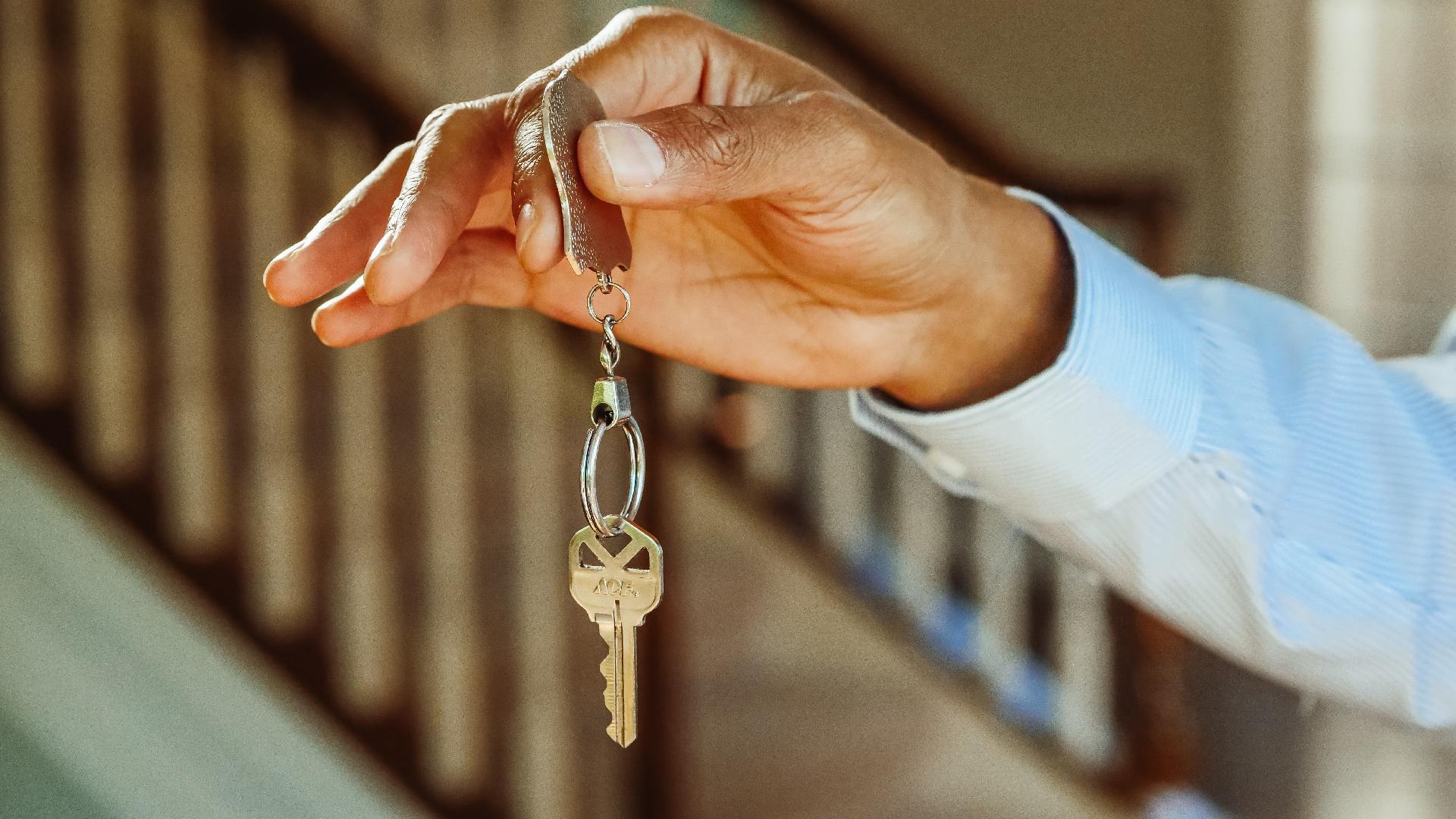 WHAT YOU NEED TO KNOW ABOUT BUYING A HOME WITH THE CURRENT MORTGAGE RATES