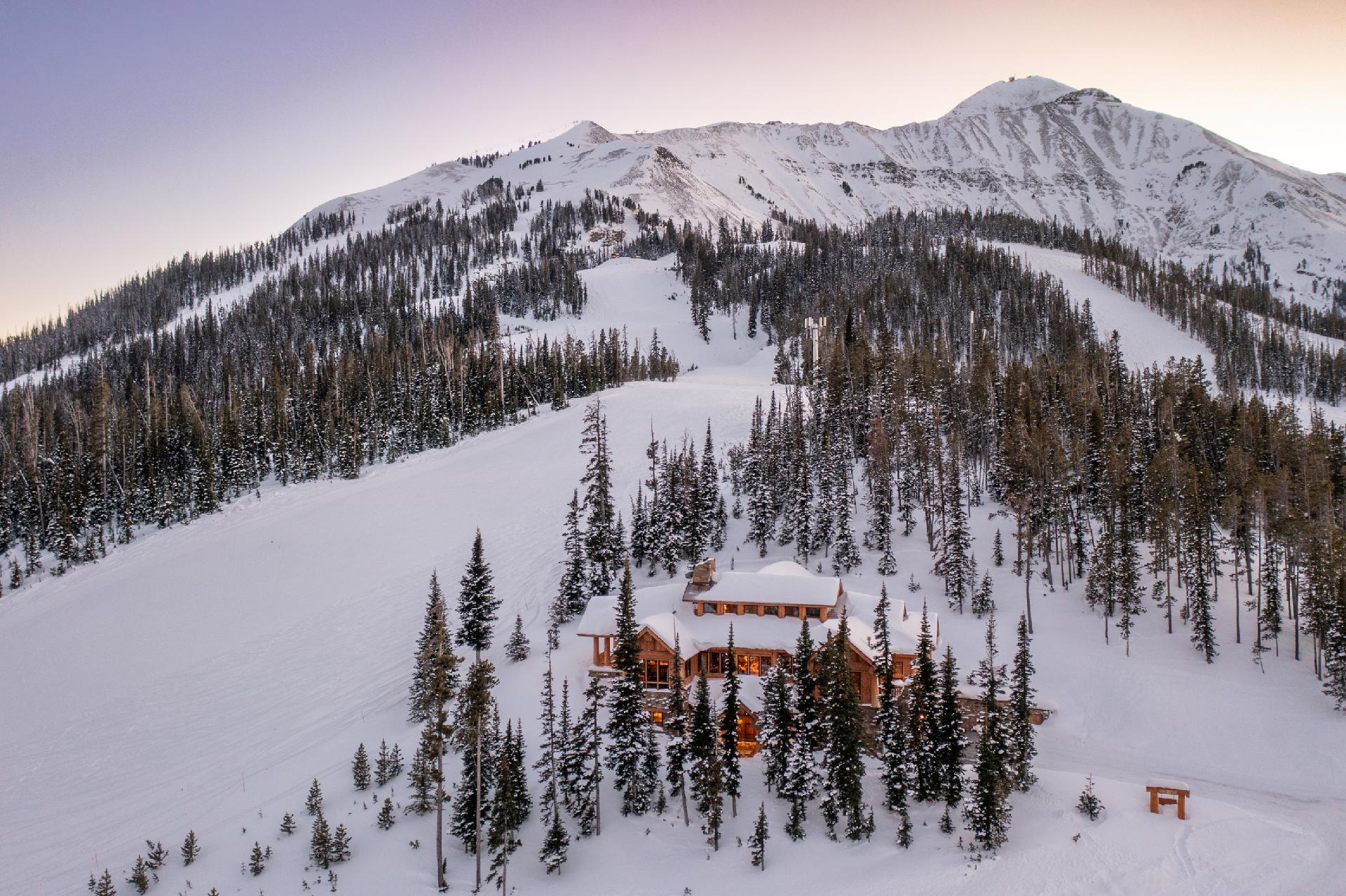 REAL ESTATE ROUND-UP: HOMES NEAR THE SKI SLOPES