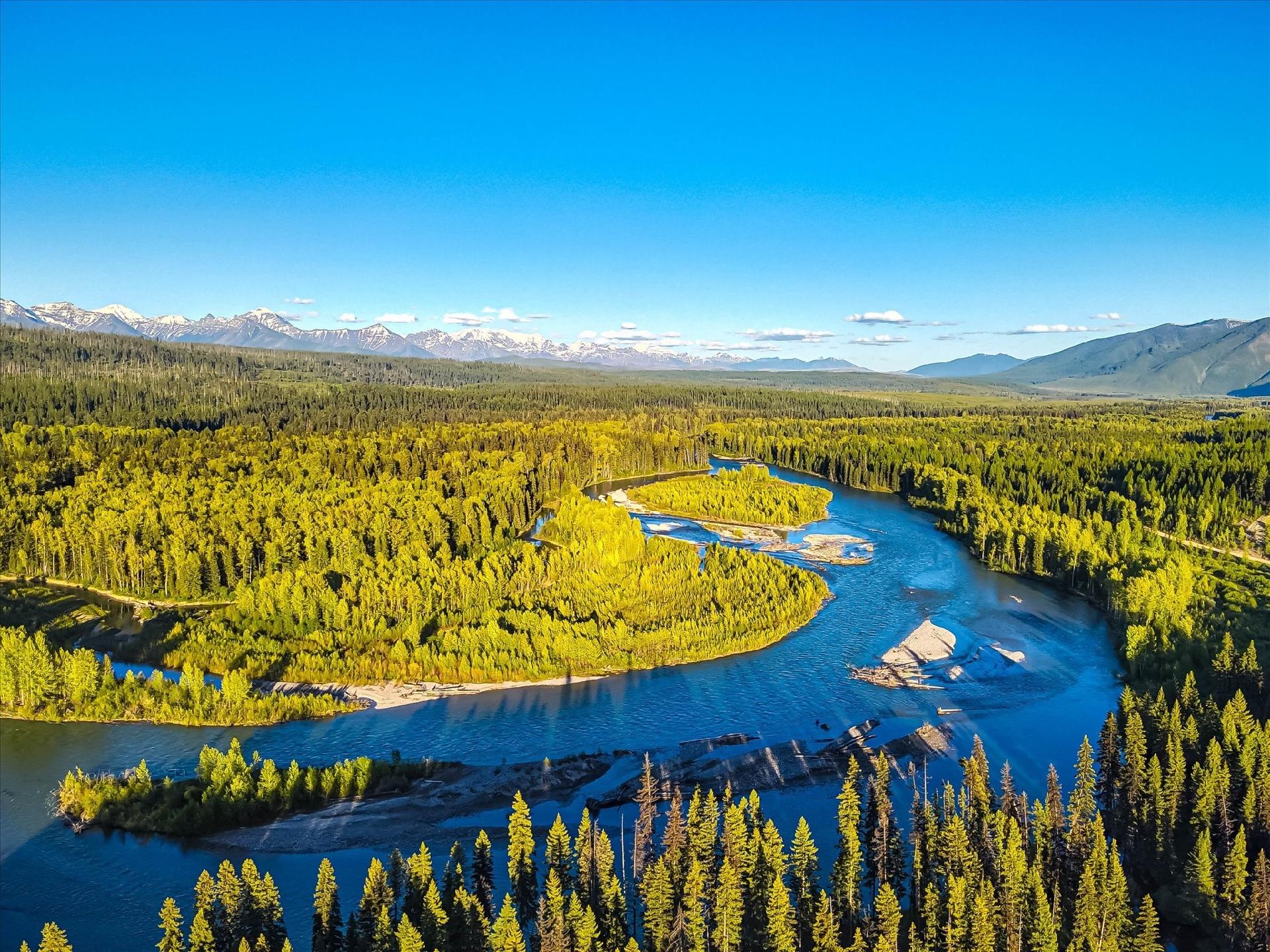 REAL ESTATE ROUNDUP: DISCOVER THE ANGLER&apos;S PARADISE