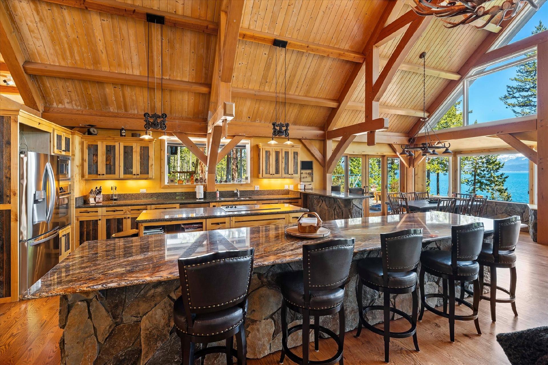 REAL ESTATE ROUNDUP: KITCHENS FIT FOR FEASTING