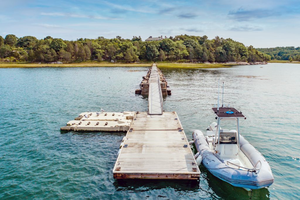 homes for athletes. Coles Island dock