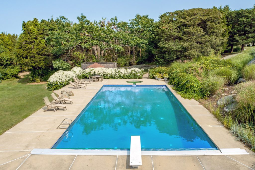 homes for athletes. Coles Island pool