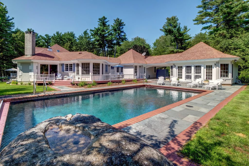 homes for athletes. Isle Wood pool
