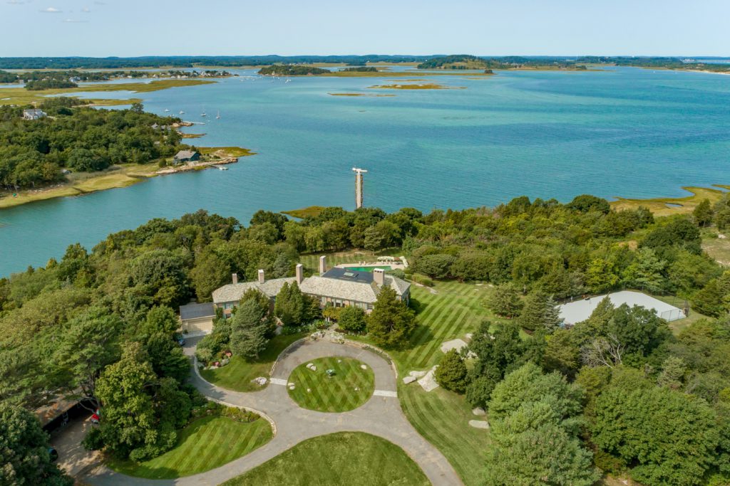 homes for athletes. Coles Island