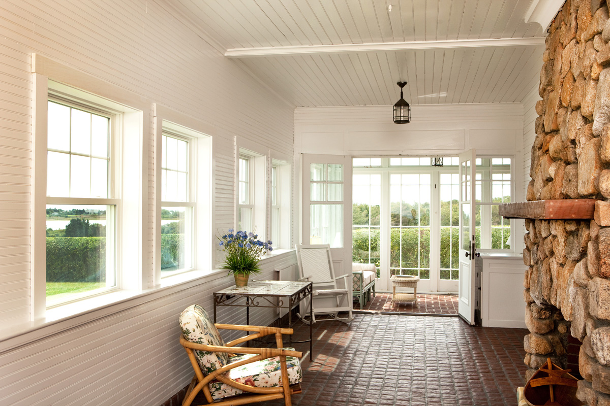 South Dartmouth Classic at Salters Point, Dartmouth: Sitting room with attached sun room MA1628_4