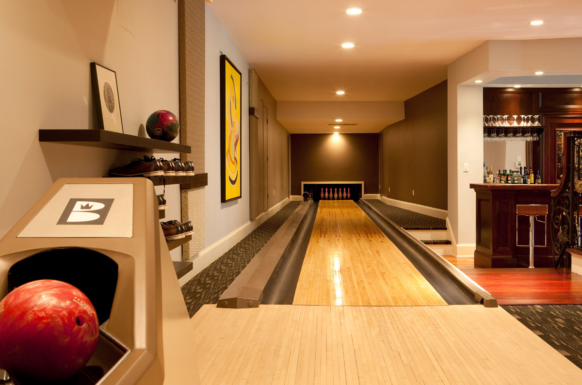 Todd Pond Estate, Lincoln, MA - 10 pin bowling lane MA1537_7