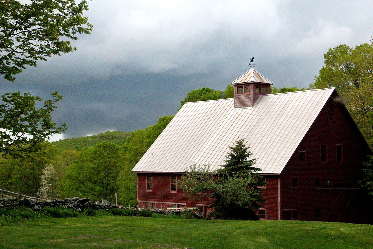 Barn from side yard - Breeze Hill Farm, Hartland, VT VT0695-4.jpg
