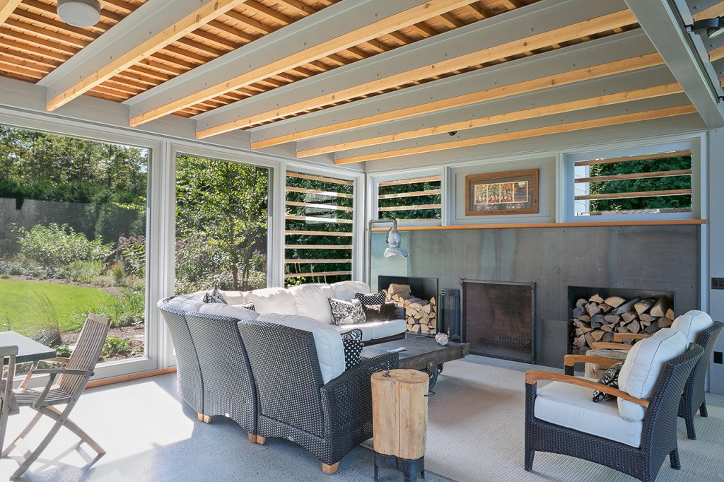 Ordway Shore, Shelburne, VT: 3 season porch, gathering spot VT0692-5