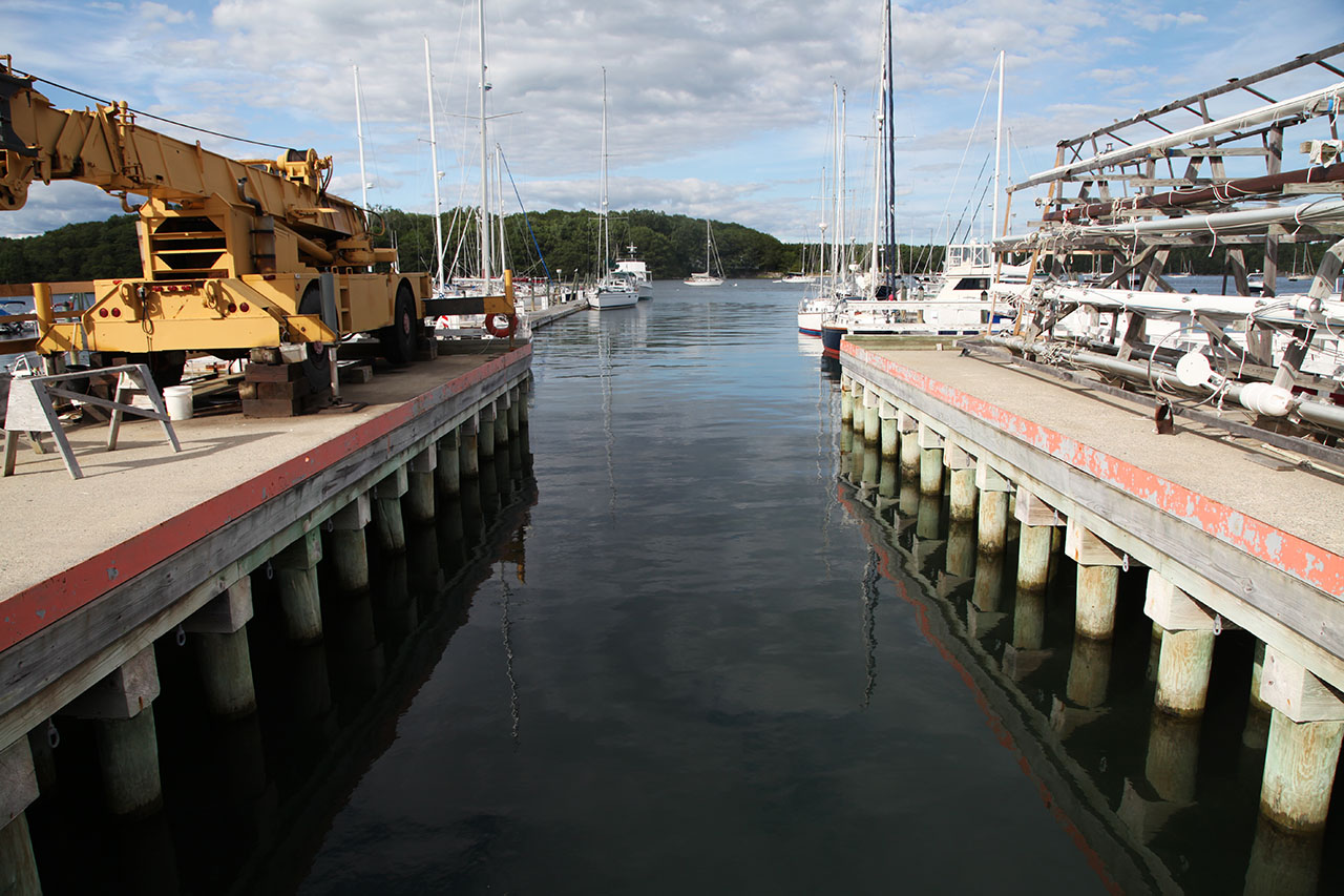 Robinhood Marine Center's 55 ton travel lift ME1287_6