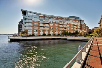 The Residences at Battery Wharf 11
