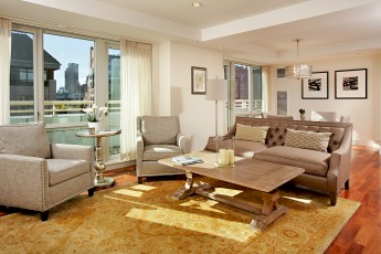 The Residences at Battery Wharf, Living Room MA1895_1