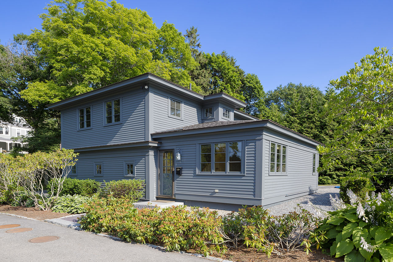 33 Proctor St, Manchester-by-the-Sea, MA 33 Proctor St, Manchester-by-the-Sea, MA_2-story guest house
