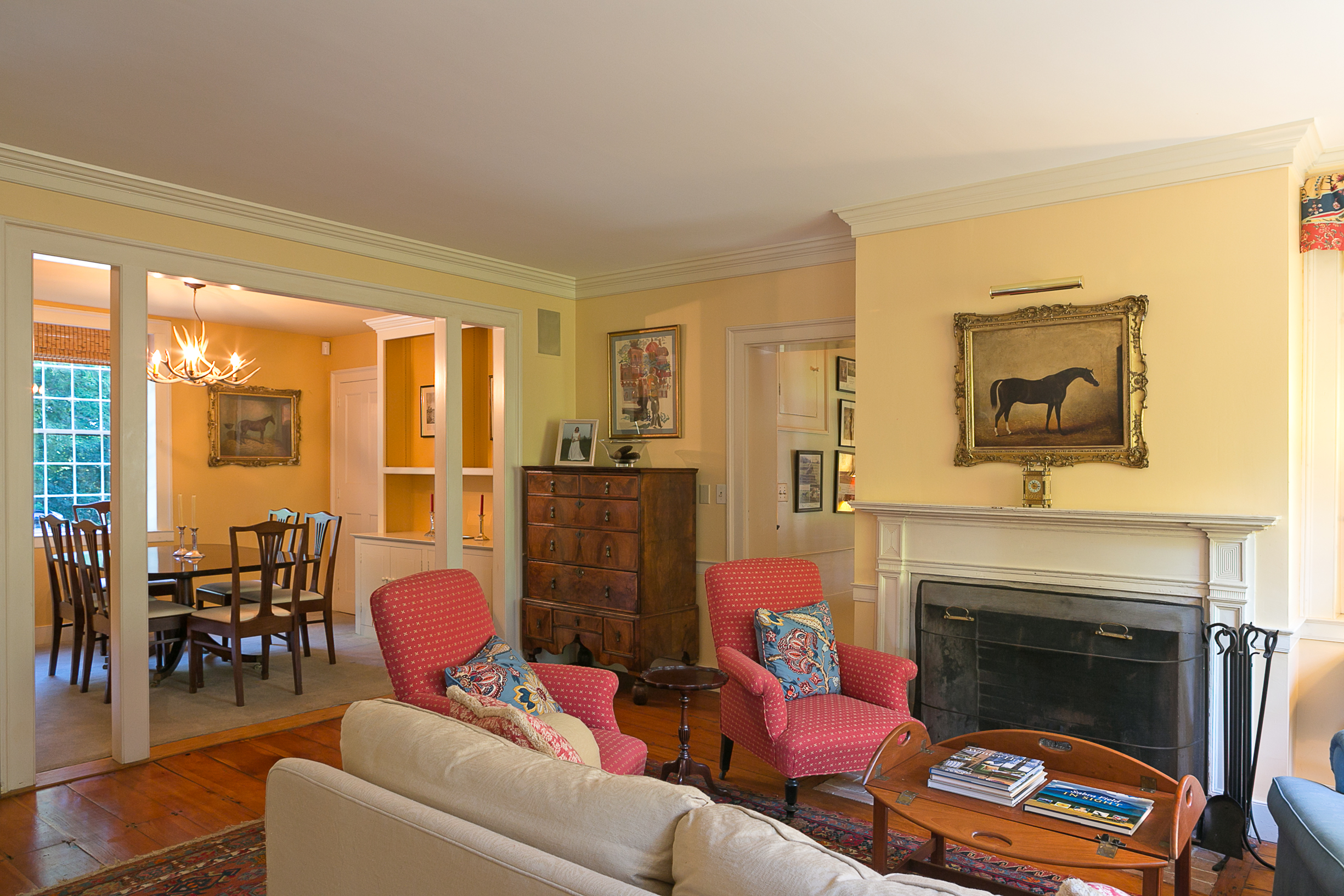 VT0704-20 Living Room-Dining Room