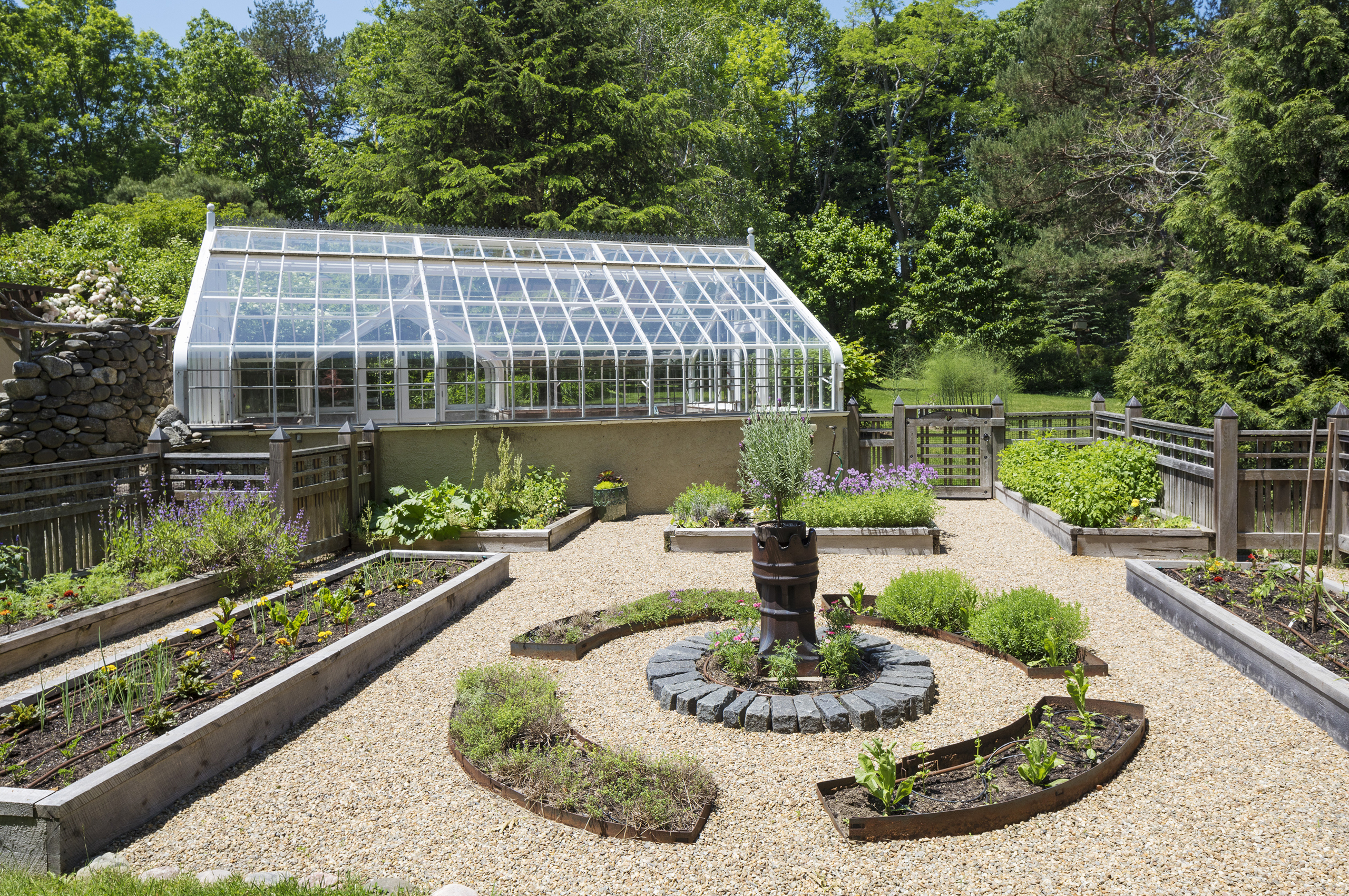 23 Newmarch Street, Ipswich, MA Greenhouses: 23NewmarchExt-77