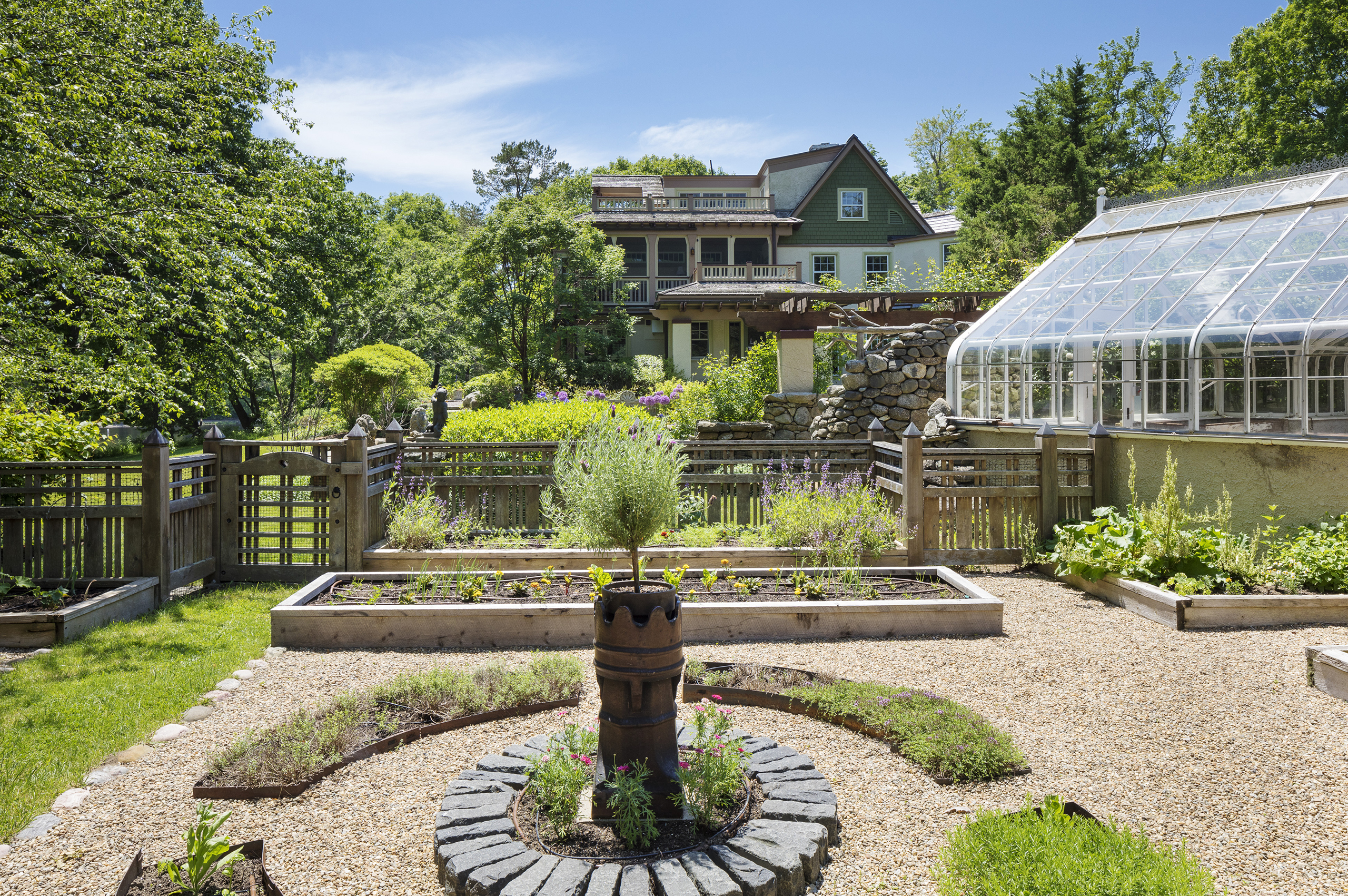 23 Newmarch Street, Ipswich, MA Greenhouses: 23NewmarchExt-82