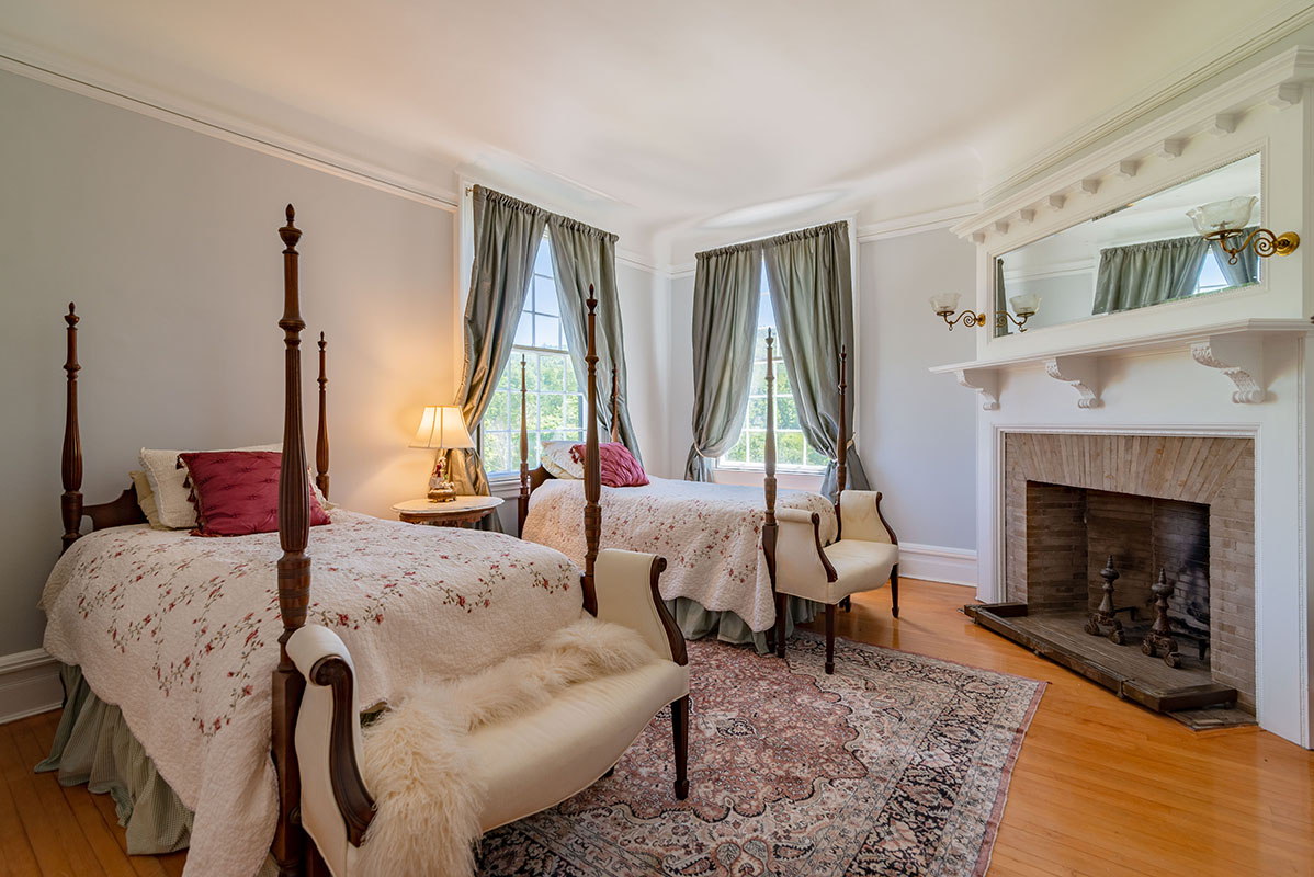 Mademoiselle Room brook farm. VT0837-Mademoiselle Room at Brook Farm Vineyards