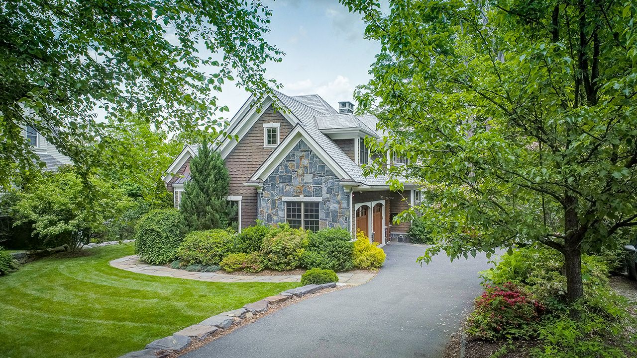 Hilltop House pioneer valley. 91RoundHillRd