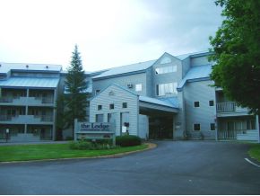 Lodge at Lincoln Station exterior