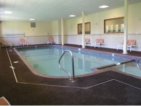 Lodge at Lincoln Station pool