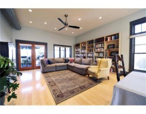 18 Carlton Livingroom