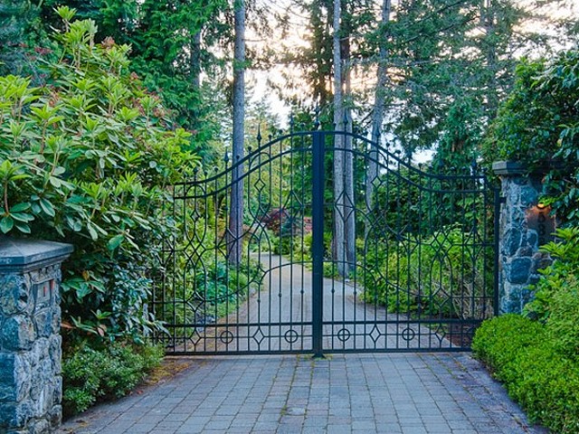 gate