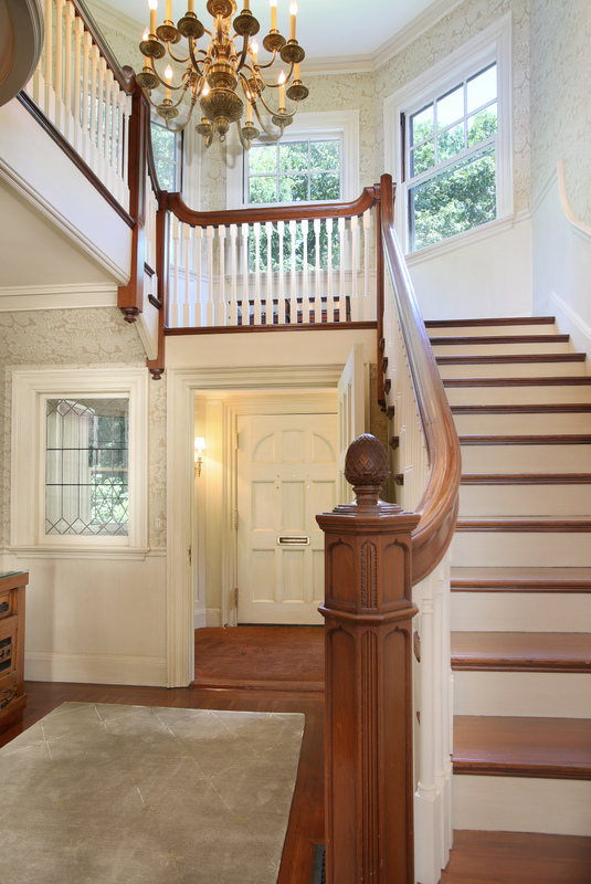 180_Clyde-Street__Foyer_800-M