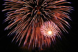 photo of July 4, 2007 fireworks in downtown Sa...