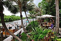 Patio Dining in Jupiter Florida