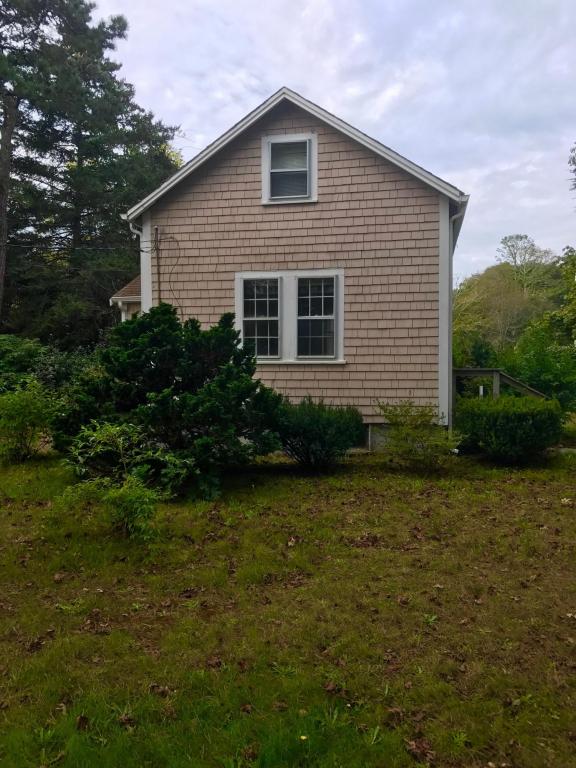 4 Lewis Street, Falmouth, MA 02536