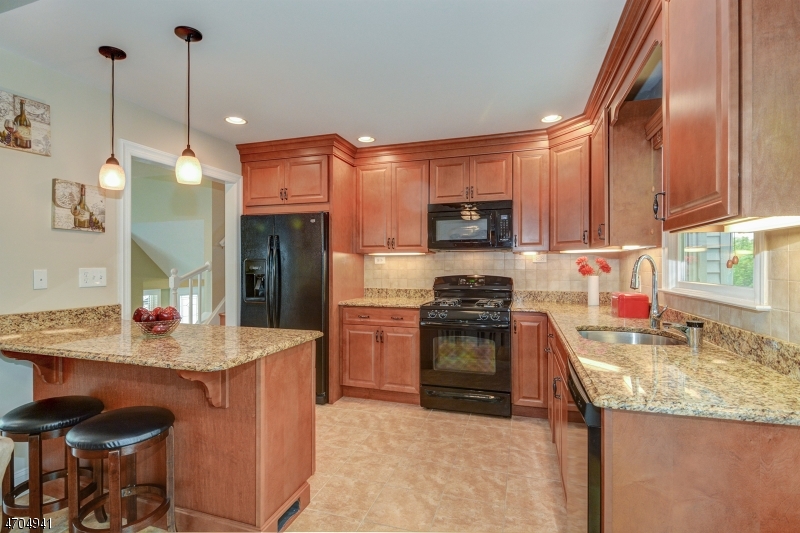 4 Hickory Rd Nutley - kitchen