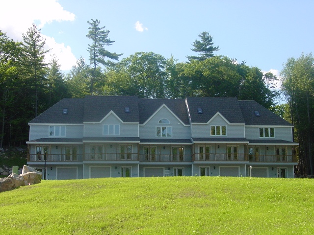 Lake Horace Luxury Townhouse Community 