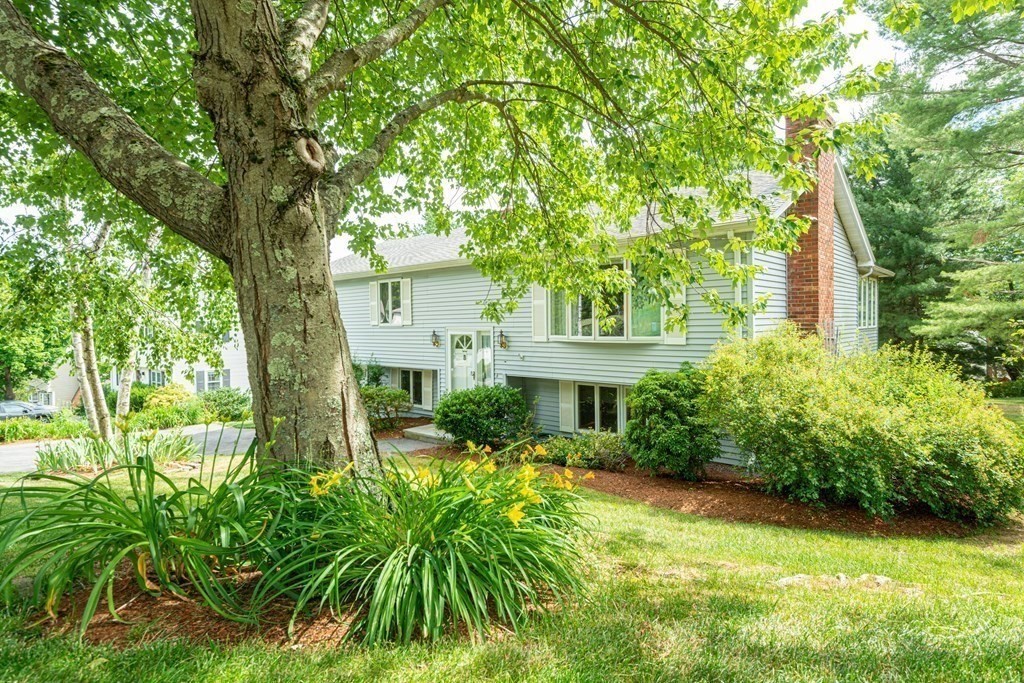28 Hodgkins Drive Ipswich MA