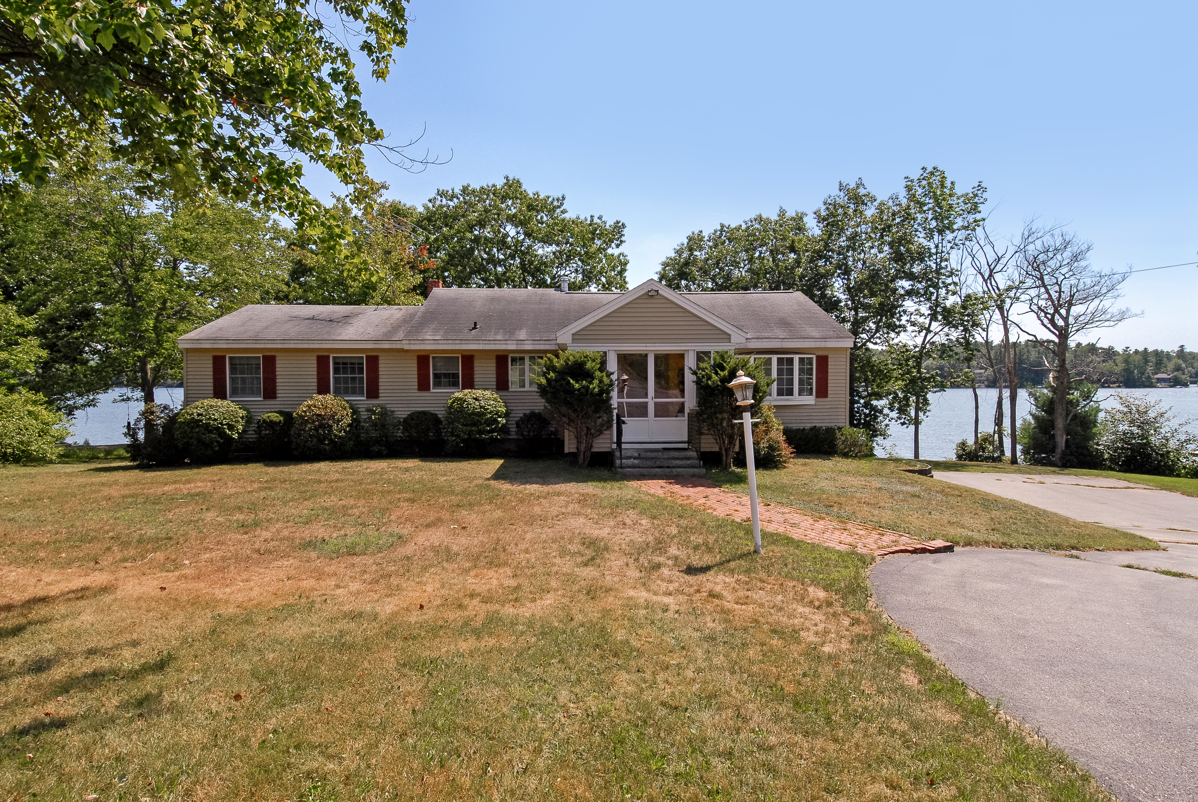 Lake Ossipee Real estate for sale - ossipee lakefront home
