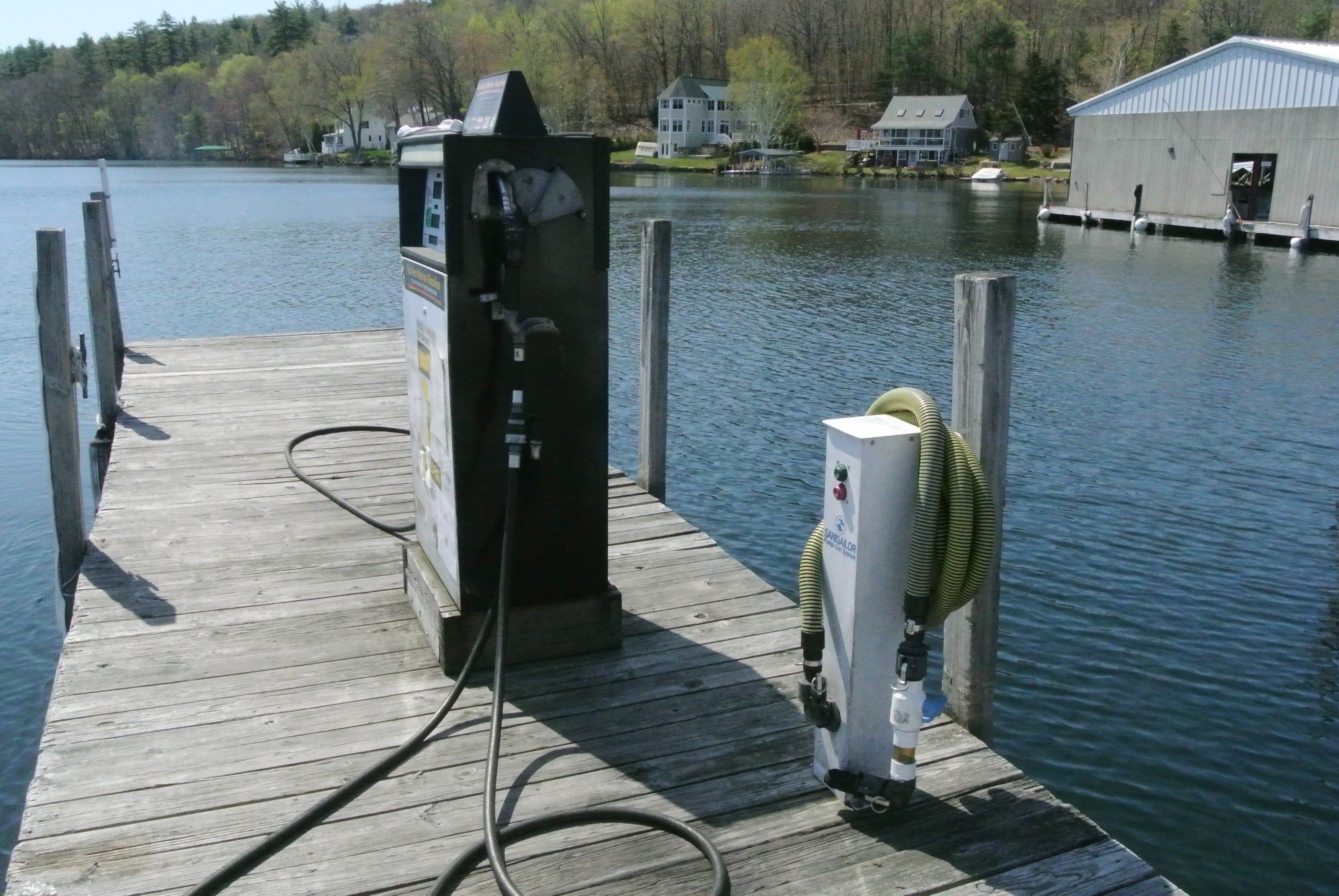 NH lakes with gas pumps 
