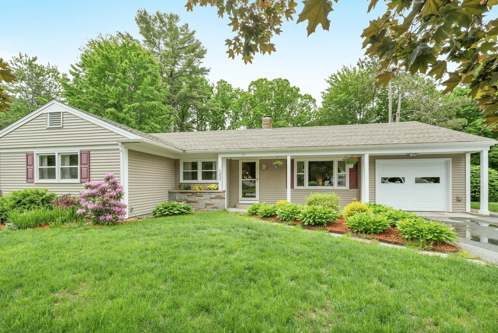 Lake Winnisquam Beach access home