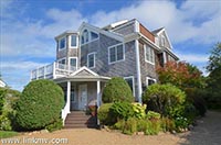 15 Dover Street in Oak Bluffs