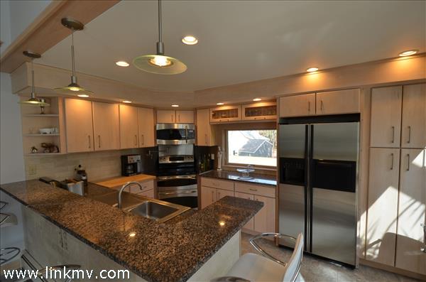 439 Neal Way, Oak Bluffs, MA