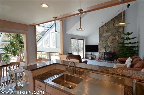 439 Neal Way, Oak Bluffs, MA