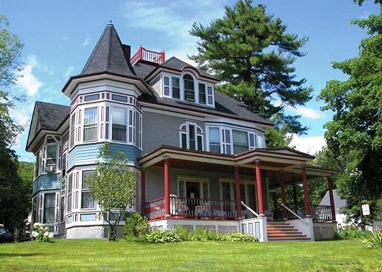 Henry Whipple House, Bristol, NH