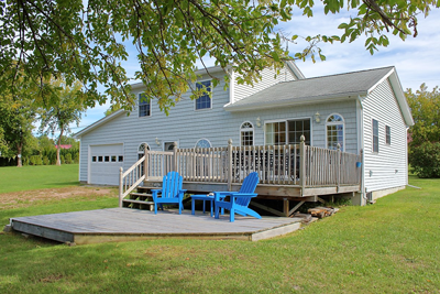 Year-round Lakefront Home in Isle La Motte, Vermont