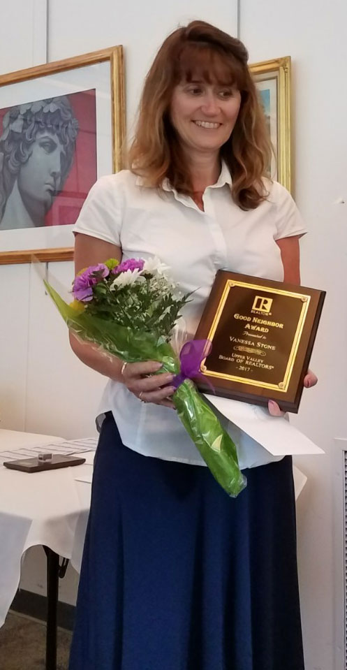 Vanessa Stone Accepts Good Neighbor Award - Upper Valley NH Real Estate
