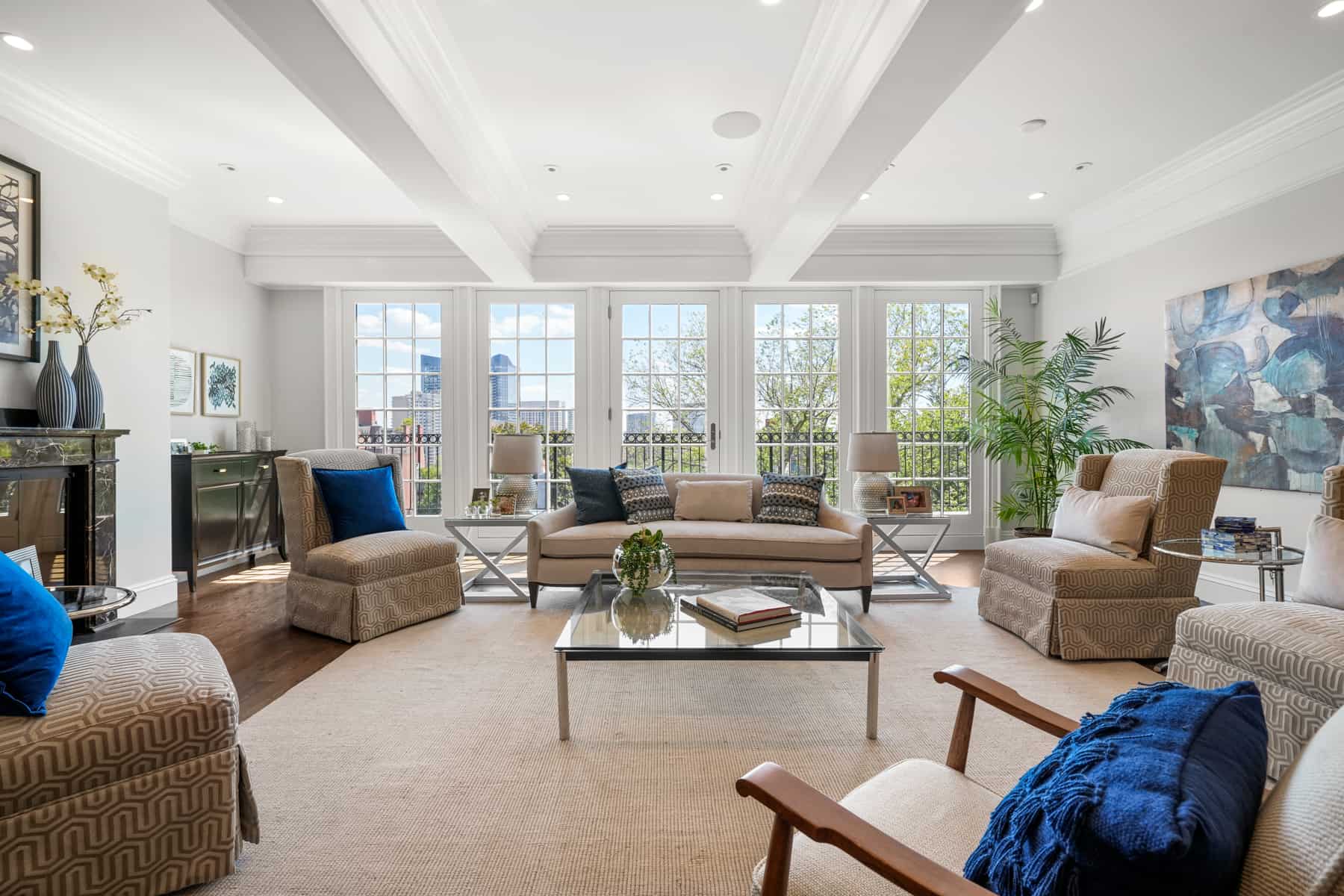 Bright & Beautiful Living Area