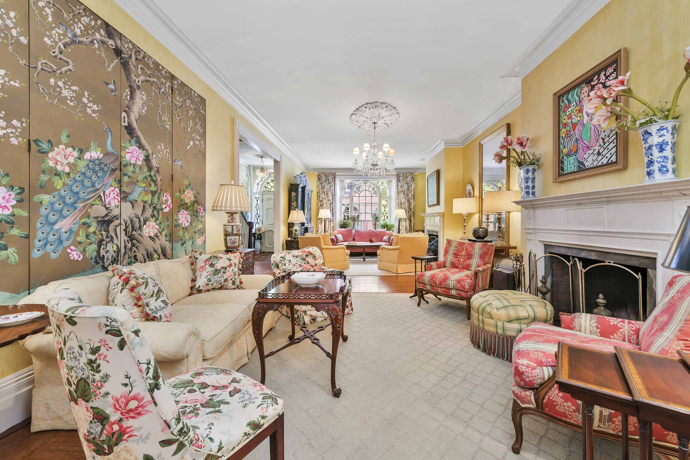 Bright & Cheerful Living Area