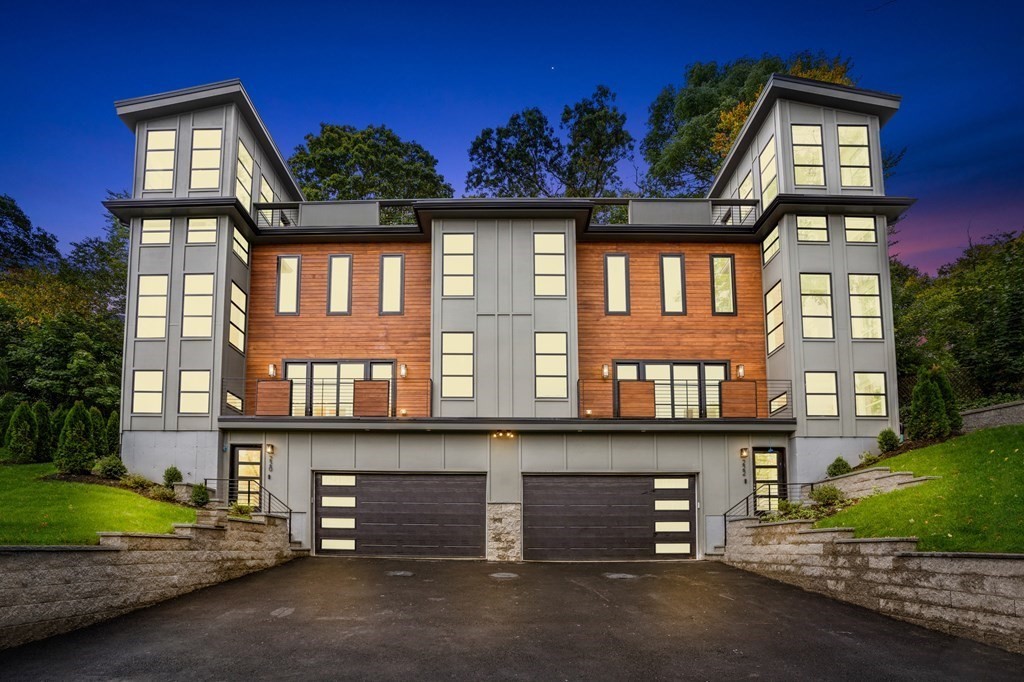 220 Austin, Unit 220, West Newton Newton, MA 02465