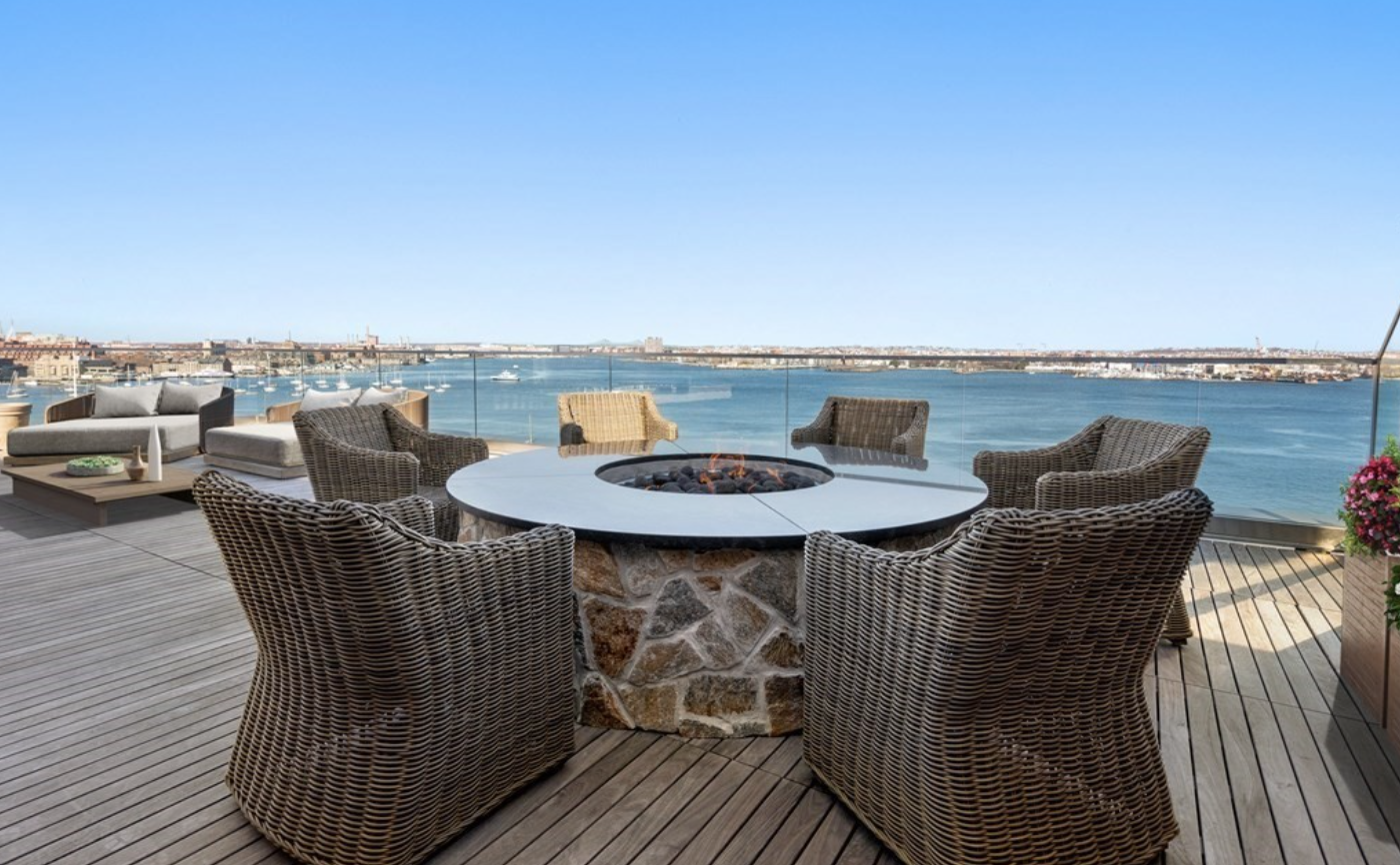 Pier 4 Lounge with Views